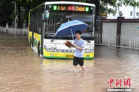 广东迎来清新风暴，共赏台风美景新篇章